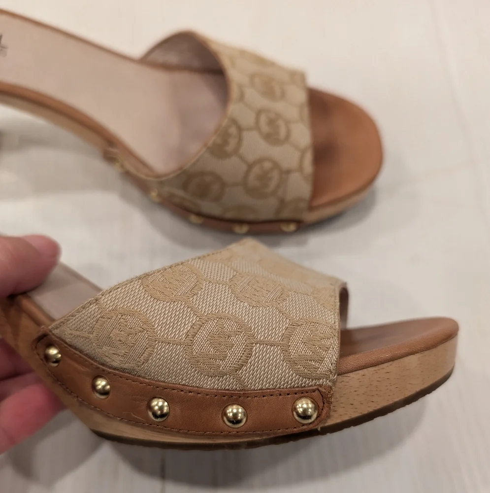 MICHAEL KORS monogrammed strap studded wooden clog heeled sandals size 9